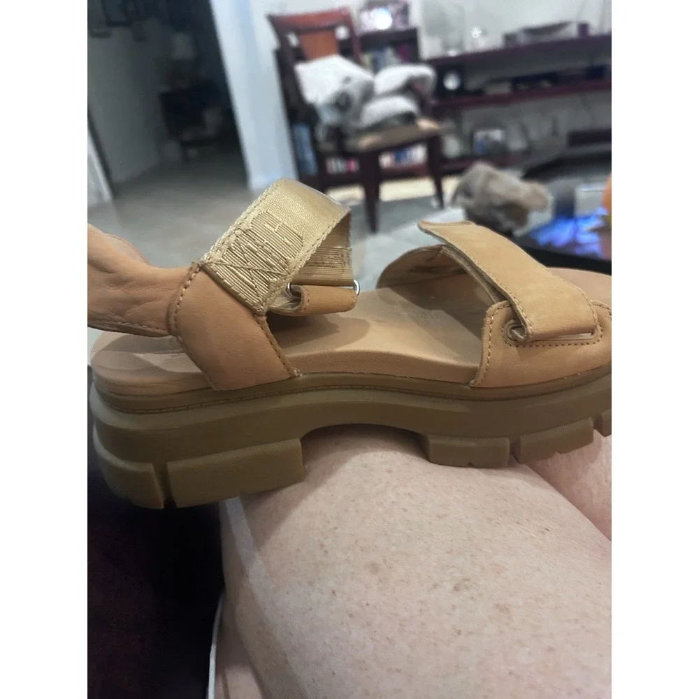 UGG Women's Ashton Ankle Size 8 Leather Platform Sandals 9.5